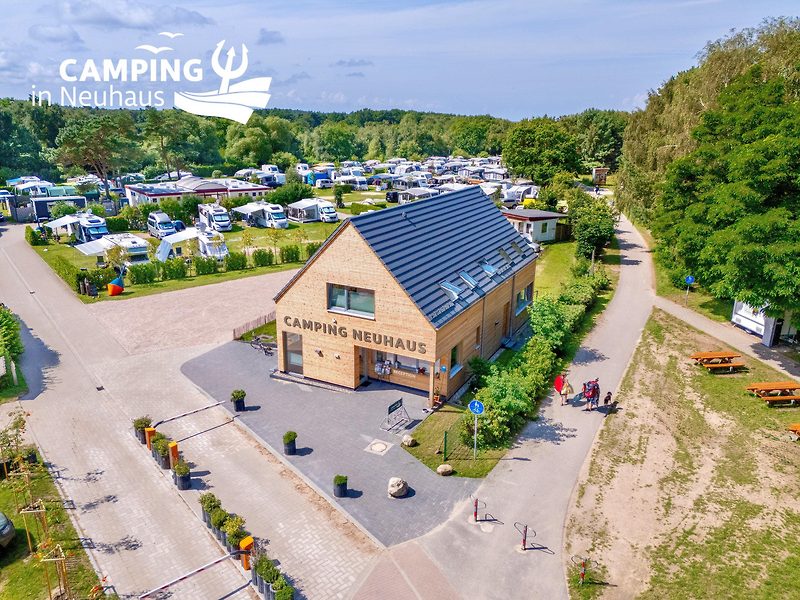 Einfahrtsbereich von Camping in Neuhaus